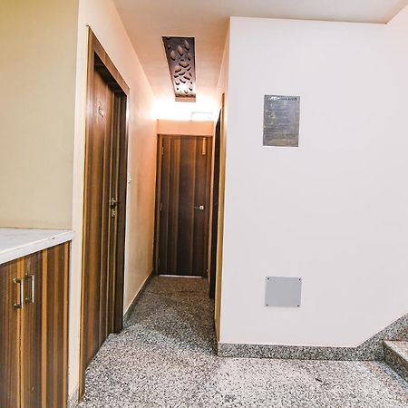 Fabexpress Scholer Motel コルカタ エクステリア 写真