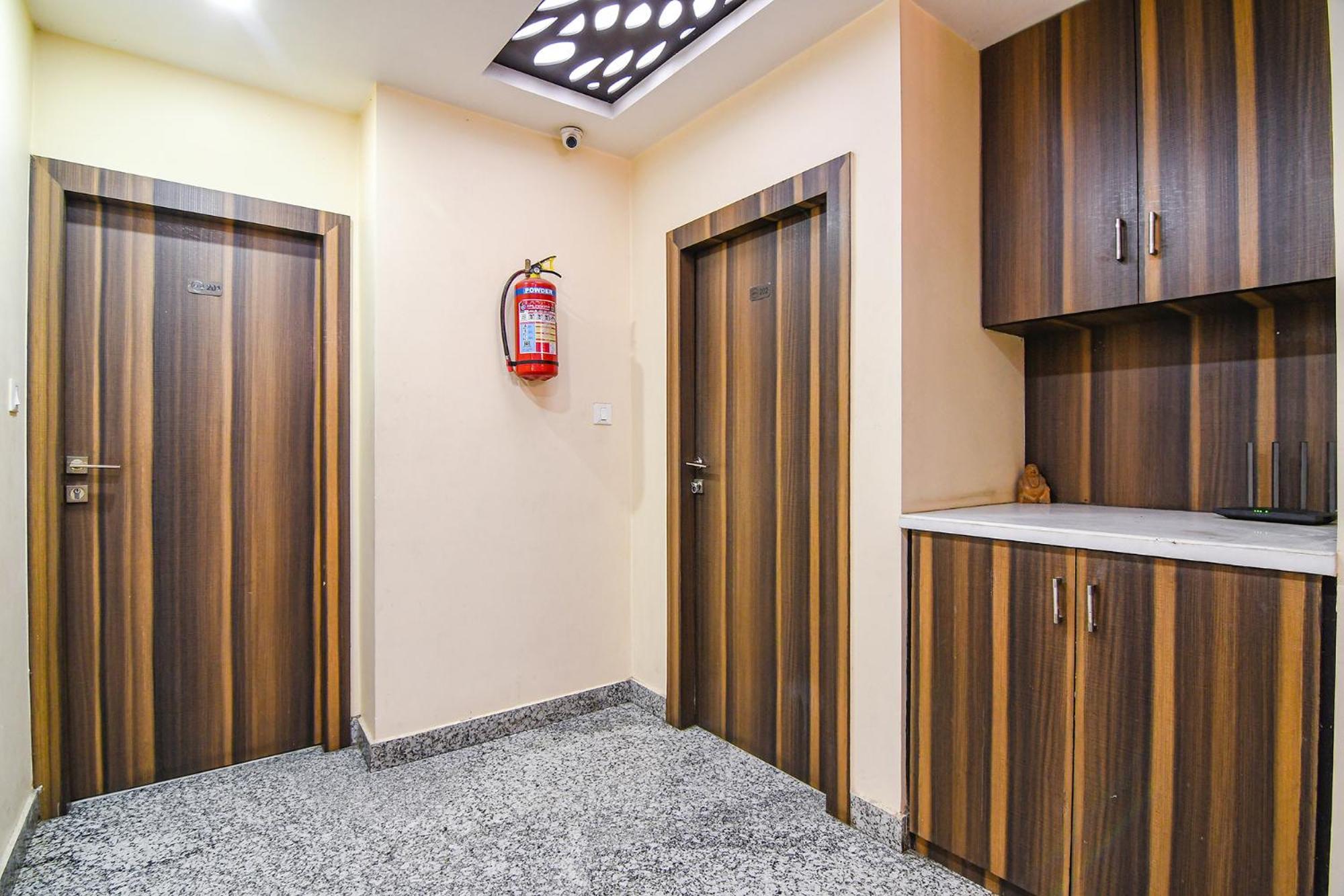 Fabexpress Scholer Motel コルカタ エクステリア 写真